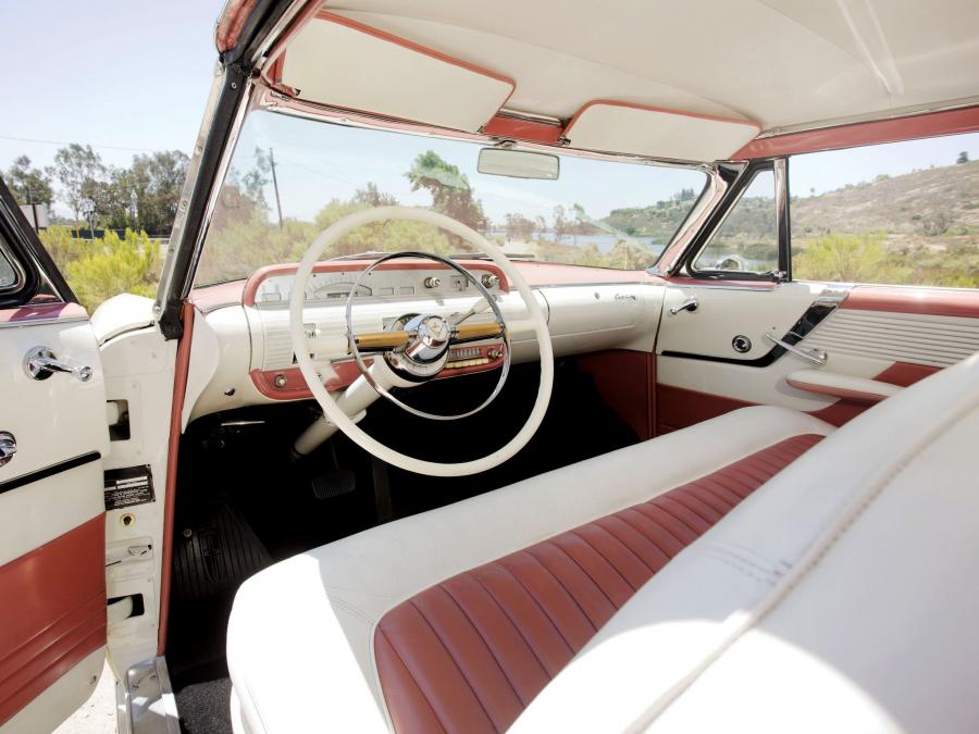  Lincoln Capri Special Custom Hardtop Coupe 1955 года  (фото 11 из 14)